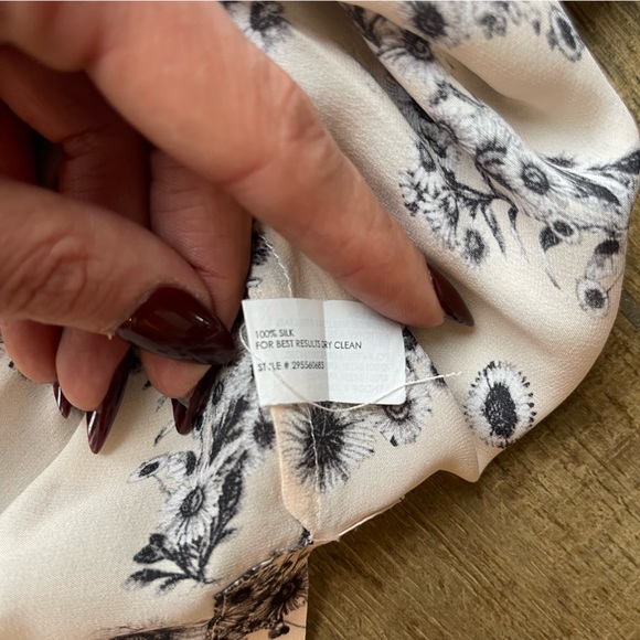 Club Monaco Floral Sleeveless 100% Silk Blouse - Champagne - Picture 6 of 8